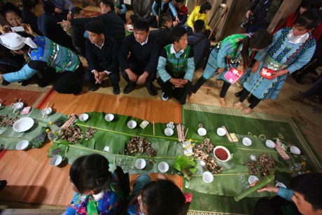 Представители малых народностей Вьетнама встречают Новый год по лунному календарю - ảnh 3